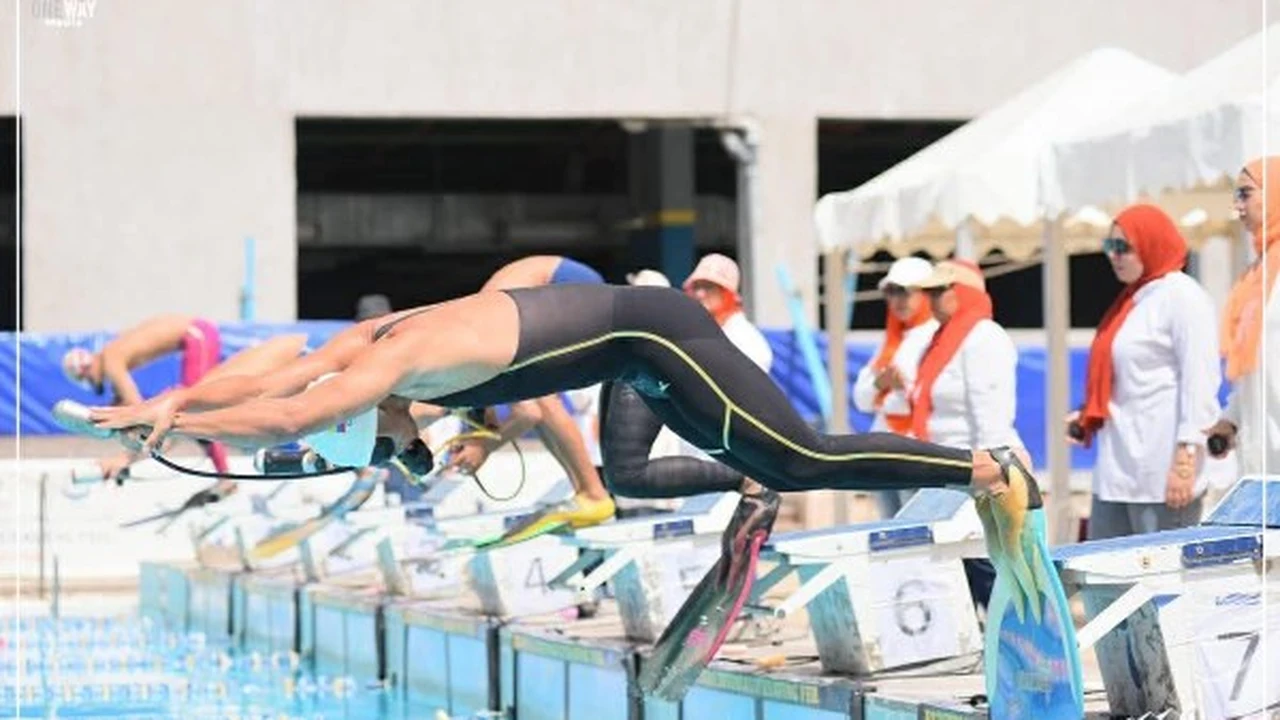 إنبي يتصدر والتمساح وصيفاً.. أرقام قياسية في كأس مصر للسباحة بالزعانف